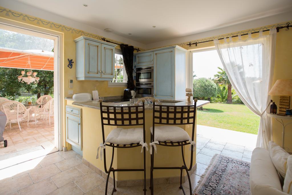 La Tarentane Hotel Grimaud Buitenkant foto