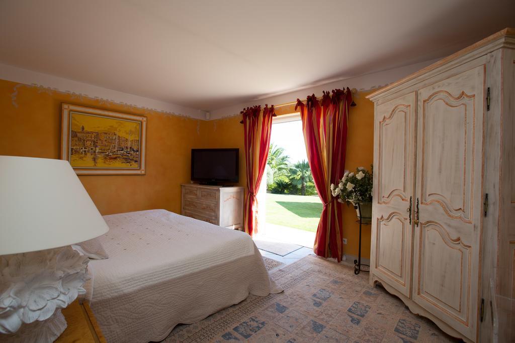 La Tarentane Hotel Grimaud Buitenkant foto