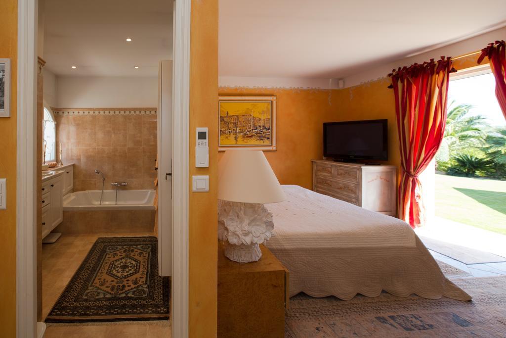 La Tarentane Hotel Grimaud Buitenkant foto